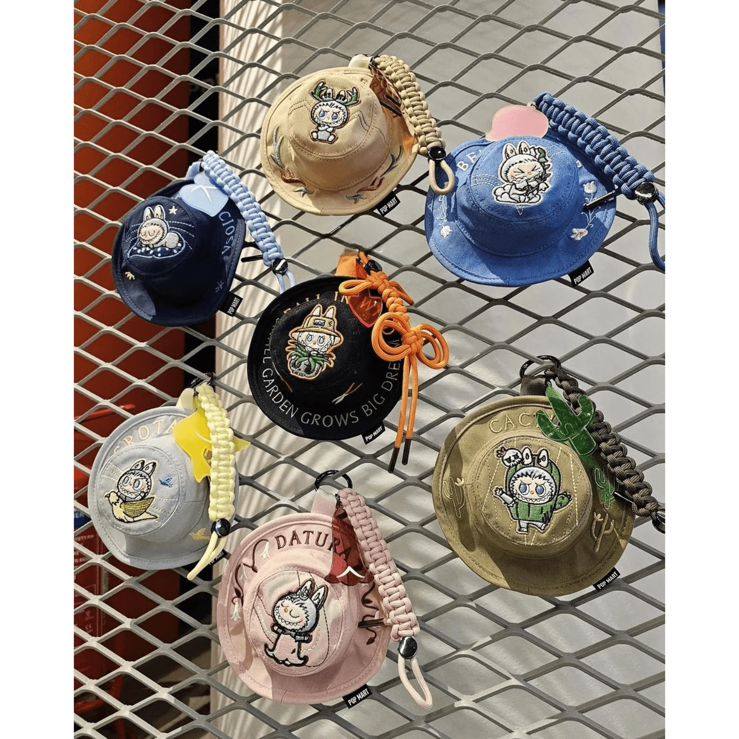 THE MONSTERS Fall in Wild Series Bucket Hat Mini Bag